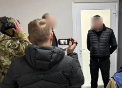 Экс-замглавы херсонского СБУ попался на взятке за ангары на 1,4 миллиарда гривен