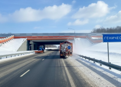 В Херсонской области зимой на дороги выйдет 70 единиц техники, но смеси ещё нет