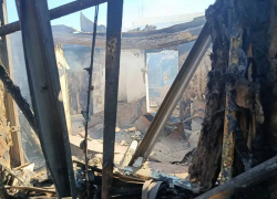 Четыре дома и два автомобиля уничтожены в Новой Каховке после атак ВСУ 13 сентября