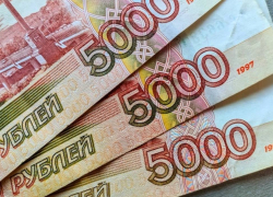 В Геническом кинотеатре сотрудники жалуются на задержку зарплаты