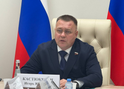 Херсонцы рискуют не пережить зиму без отопления, сенатор Кастюкевич обвинил Джоли