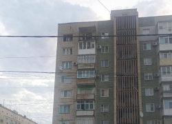 ВСУ рано утром взорвали верхние этажи многоэтажки в Каховке