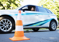 Школьники Генической школы №2 стали юными инспекторами: как полицейские обучили детей безопасности на дороге