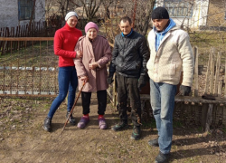 Новокиевские коммунальщики помогли ветерану Великой Отечественной войны