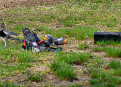 В Скадовском округе дрон ВСУ разрушил дом и детсад, детей эвакуировали в экстренном порядке