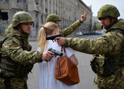 Свидание с военным обернулось ограблением: херсонка лишилась 114 тысяч рублей