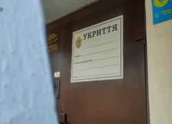 Горсовет Херсона потратил 110 тысяч рублей на таблички для убежищ