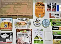 В Херсоне незаконно торгуют продуктами из гуманитарных наборов: сто человек получили отравление