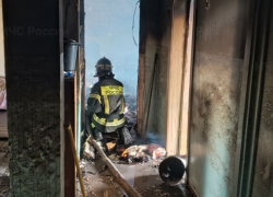 В Геническом районе пожарные спасли многоэтажку от огня