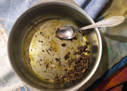 В Херсонской области мужчина делал из дикорастущей травы наркотики