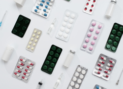 Лже-аптекаря из Херсонской области оштрафовали за продажу лекарств без лицензии 