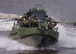 Новости СВО: удар по российскому флоту, Макрон усиливает давление на Россию, под Херсоном ликвидировали до 30 боевиков ВСУ