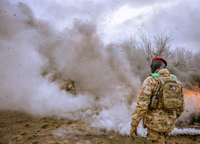 Новости СВО: «Герань» чуть не убила советника Минобороны Украины, штурм центра Константиновки, удар КАБами по Херсону
