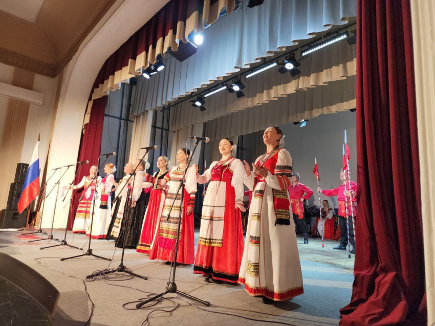 Мордовский ансамбль показал дерзкий «Инзерский рубеж» в Геническе 