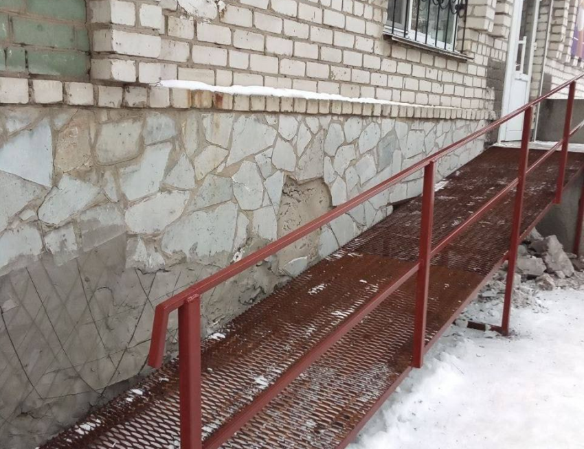 В Чаплинке инвалид через прокуратуру заставил бизнесмена установить пандус