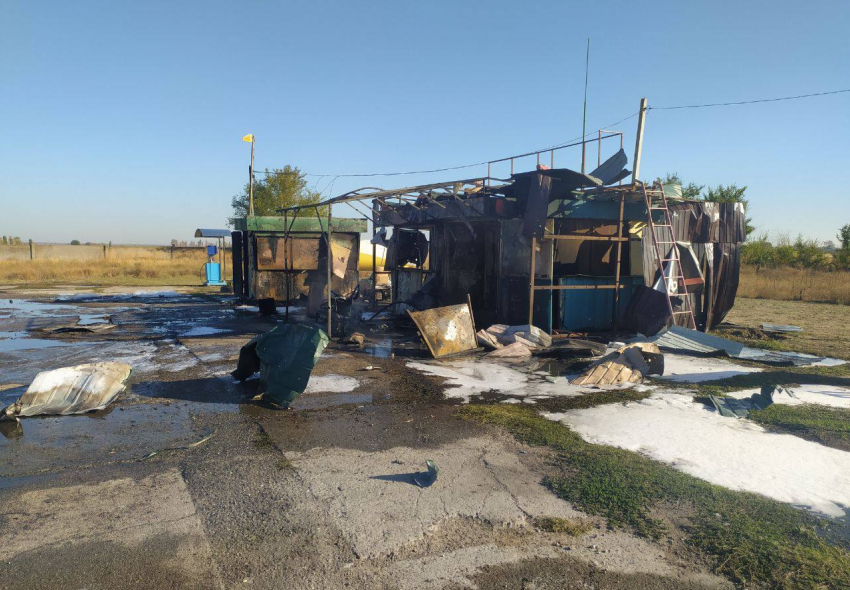 В Херсонской области ВСУ ранили женщину, повреждили ж/д станцию и АЗС