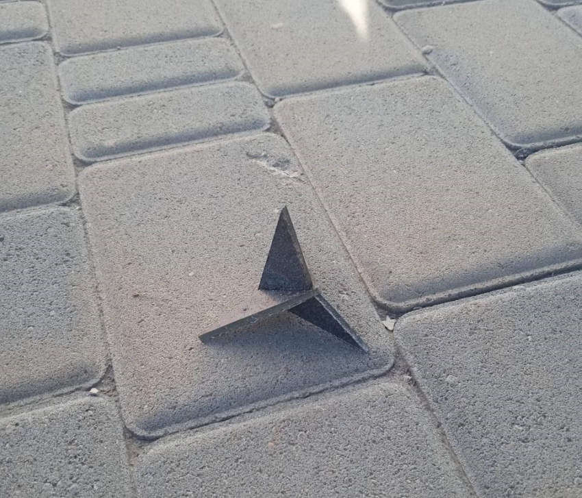 ВСУ забрасывают дороги Херсонщины «шипами-бабочками"