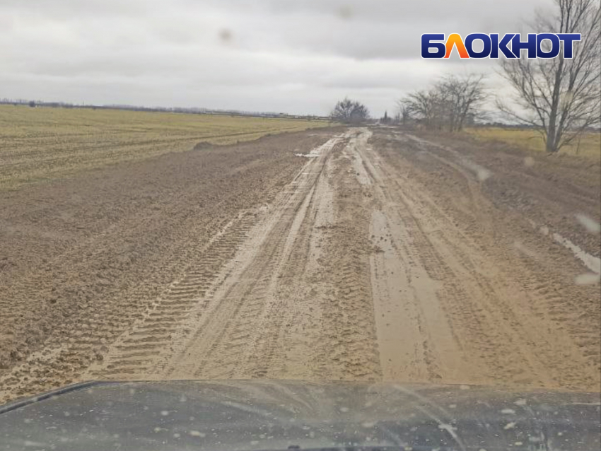 Минтранс Херсонщины обманул людей с ремонтом дороги до Таврийской школы