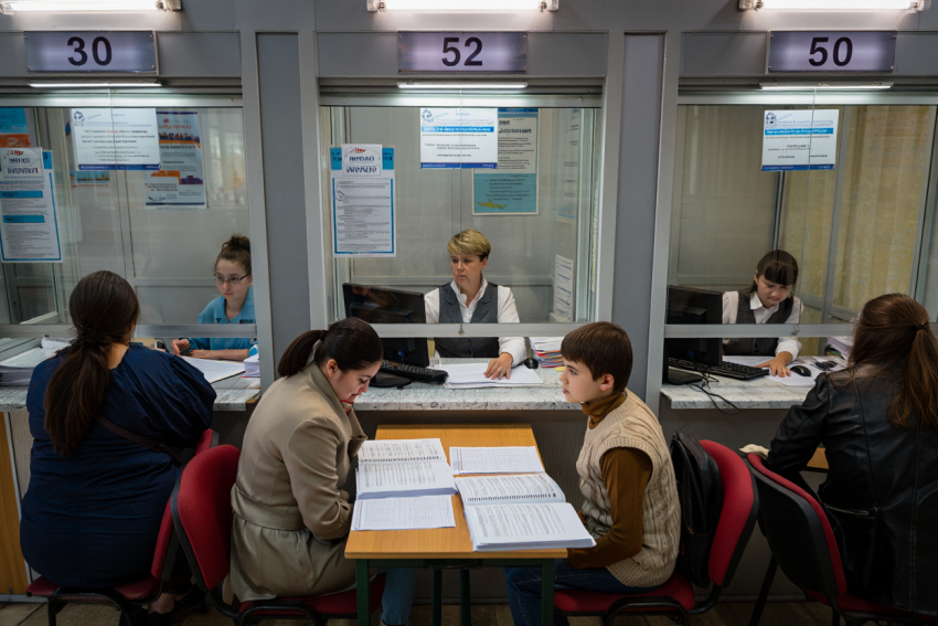 Справки, дроны и очереди усложнили оформление жилья жителям Херсонской области