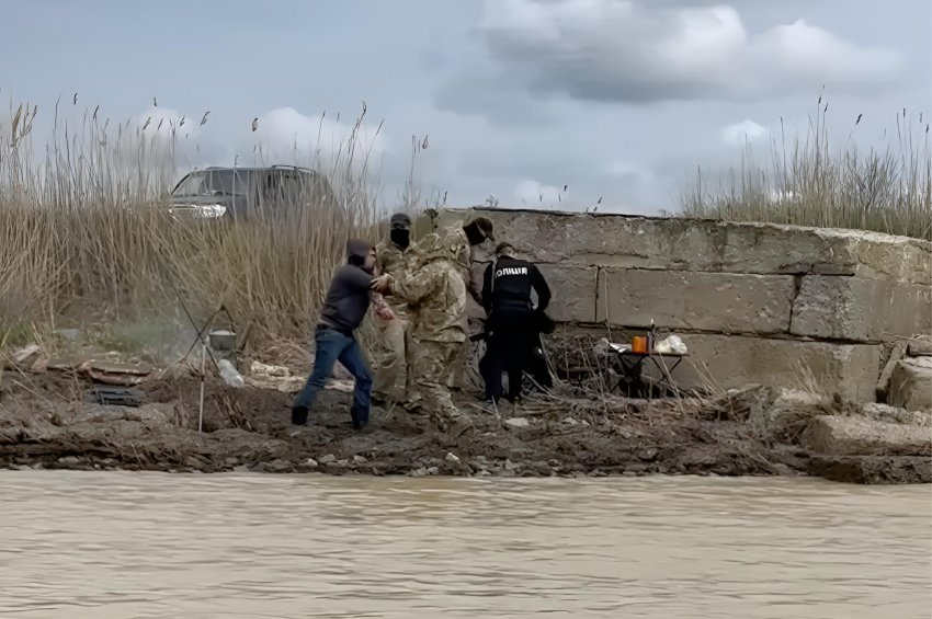 На правобережье Херсонщины военкомы мобилизовали мужчину во время рыбалки