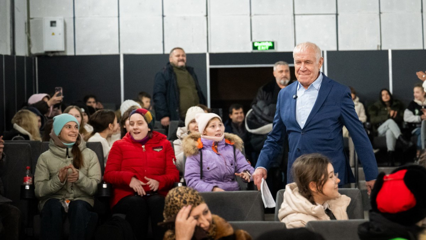 Сергей Гармаш передал подарки детским садам Херсонской области