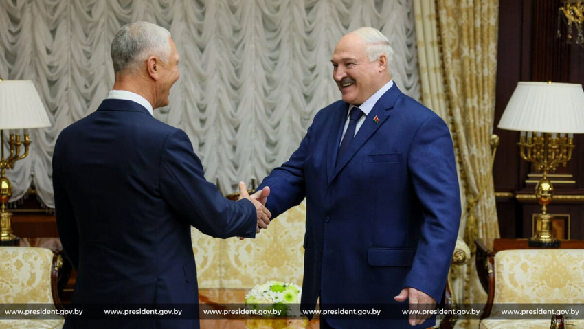 "Живой!": удивился искренне при виде Сальдо белорусский Батька 