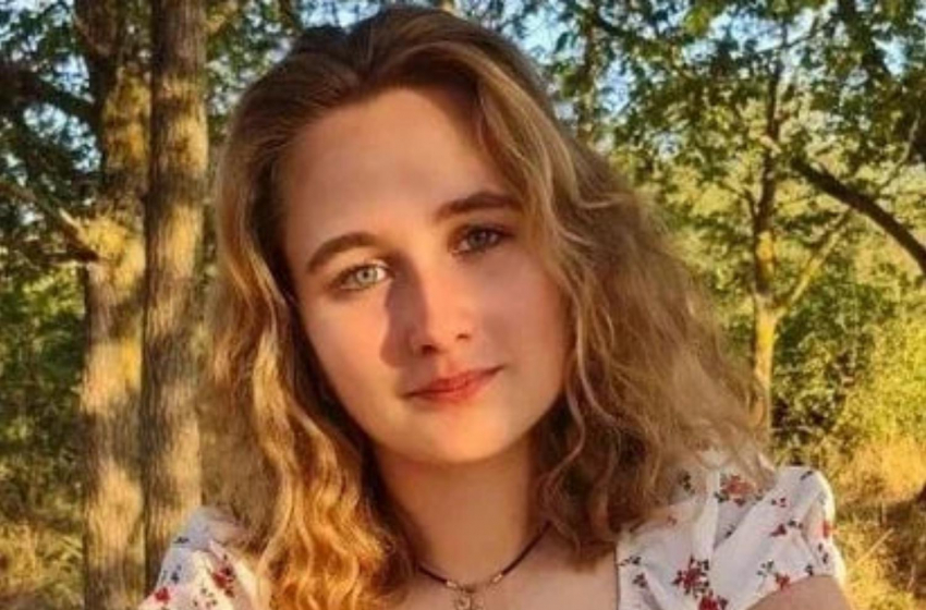 Активистка Движения Первых из Херсонщины помогает фронту и собрала стену шевронов от бойцов 