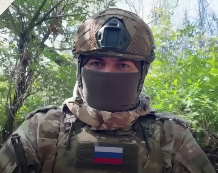 Чеченский боец рассказал на видео, как раненным защищал Херсон от ВСУ 