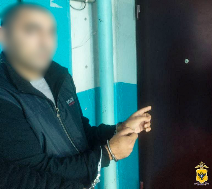 В Новой Каховке 34-летний мигрант украл у 89-летнего деда 500 тысяч рублей