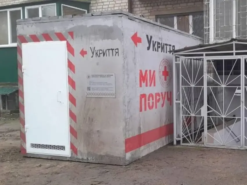 В Херсоне укрытие оказалось закрыто во время обстрела