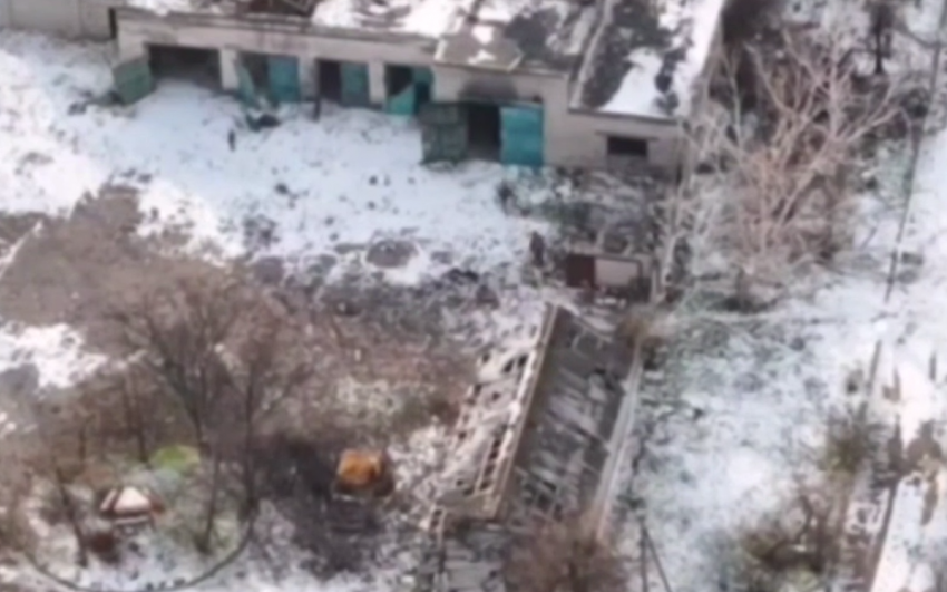 На Херсонщине беспилотники ВС РФ разнесли пункт управления дронами, видео