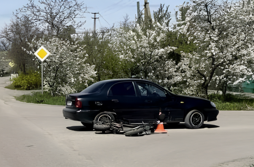 В Геническе водитель «Шевроле» сбил электросамокатчика 