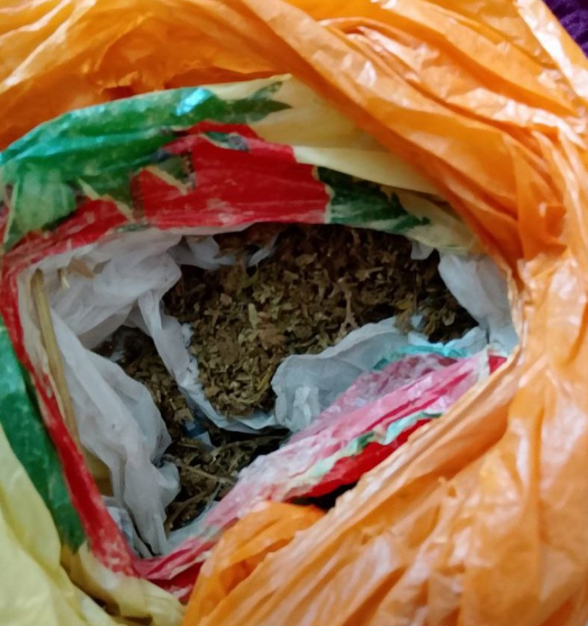 В Херсонской области полицейские поймали двух сельчан с наркотиками