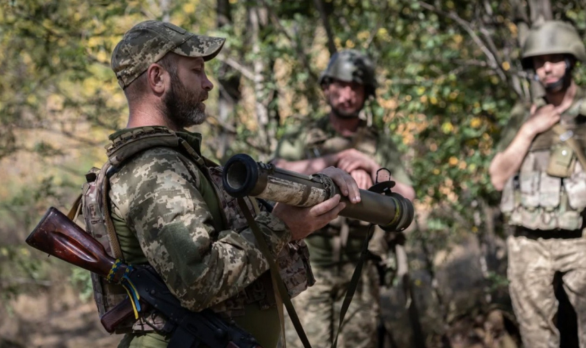 Боевики ВСУ маскируются под мирных жителей в Херсоне