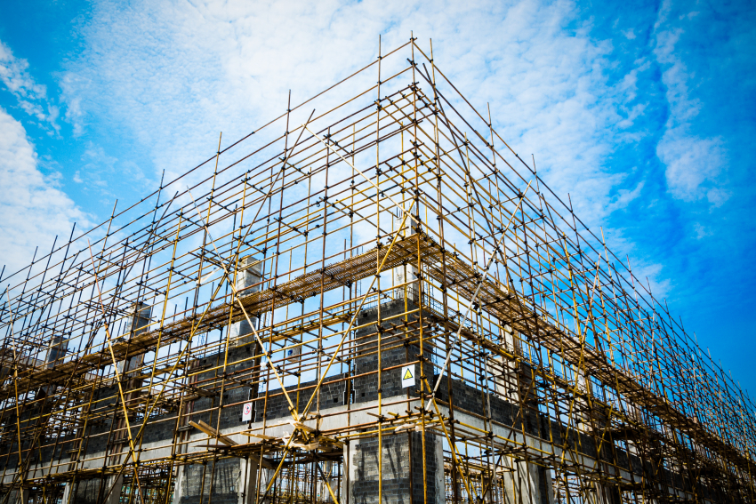 Сальдо требует ускорить строительство домов в Херсонской области