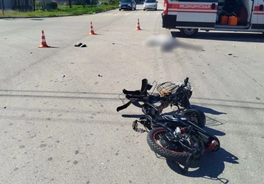 В Скадовске 80-летний велосипедист проехал на красный и погиб в ДТП