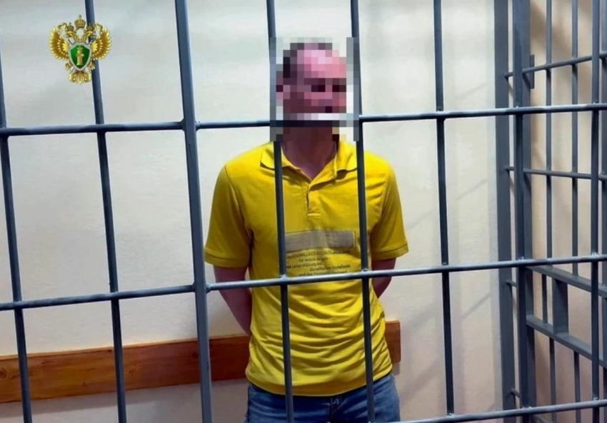 Житель Алешкинского округа получил 13 лет за передачу данных о военных