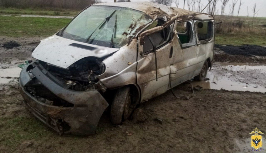 Пьяный водитель перевернулся на трассе в Каховском округе