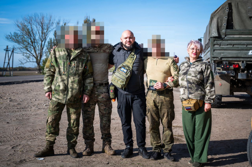 Омбудсмен в Херсонской области навестил бойцов группировки войск «Днепр» с гуманитарным грузом