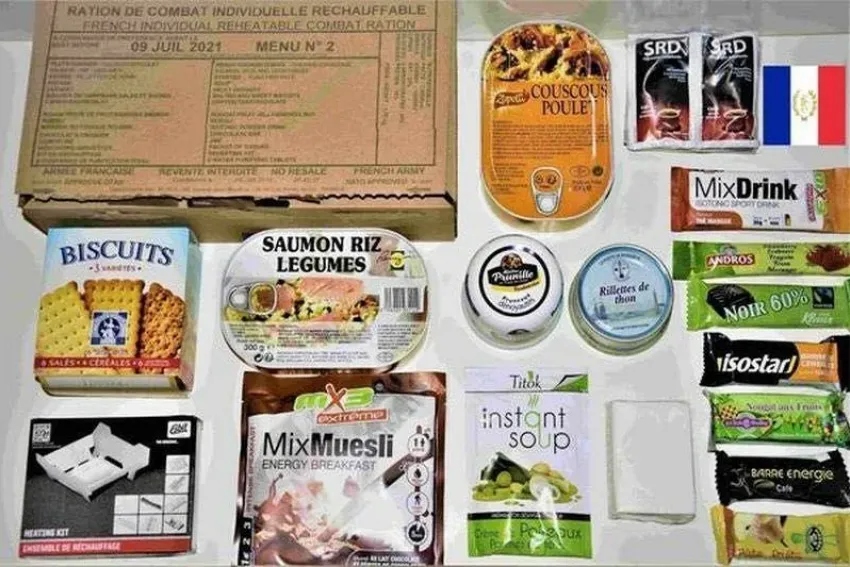 В Херсоне незаконно торгуют продуктами из гуманитарных наборов: сто человек получили отравление