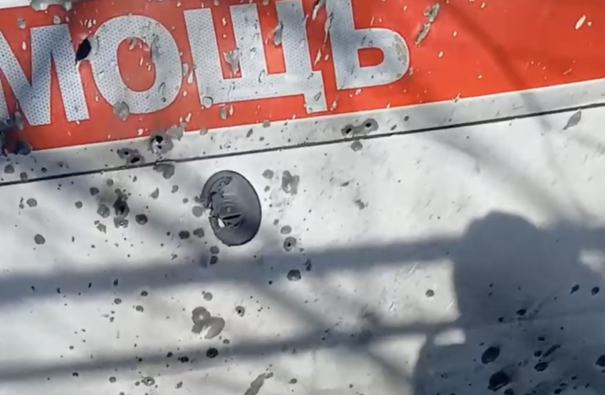 В Херсонской области два автомобиля подорвались на минах, погиб человек