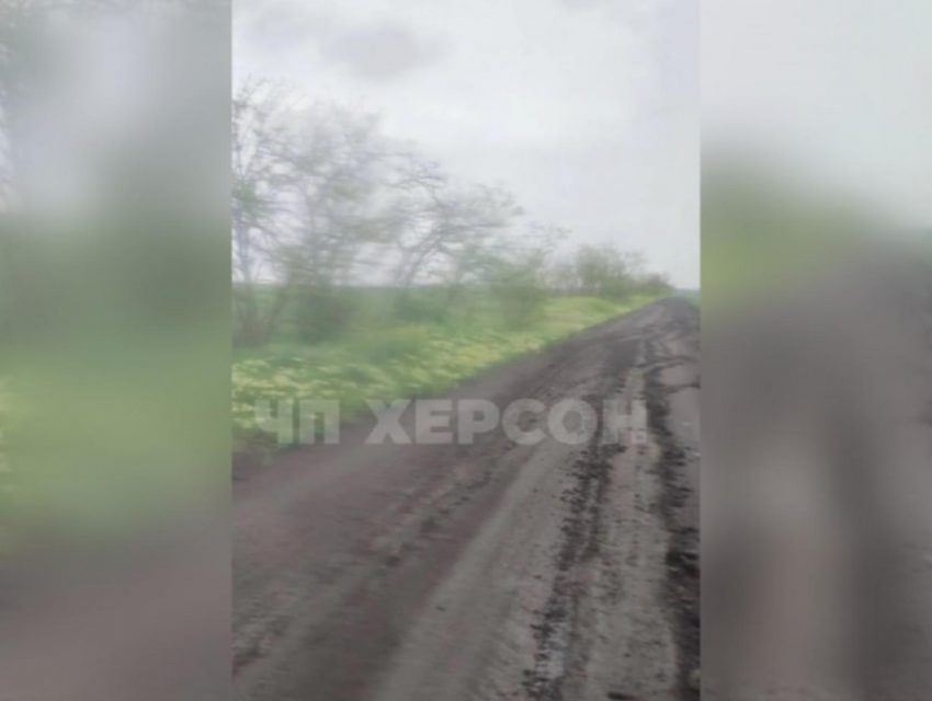 В селе Шевченко, где автобус увяз в грязи по дороге со школы, Минтранс не нашёл дороги