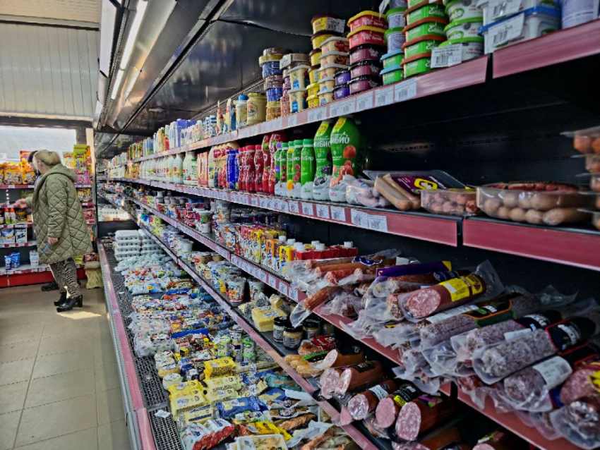 В Геническе торговцы наживались на людях, завышая цены на соцтовары