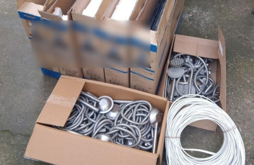 Десятки душевых леек и технику украли трое скадовчан из пустующего пансионата