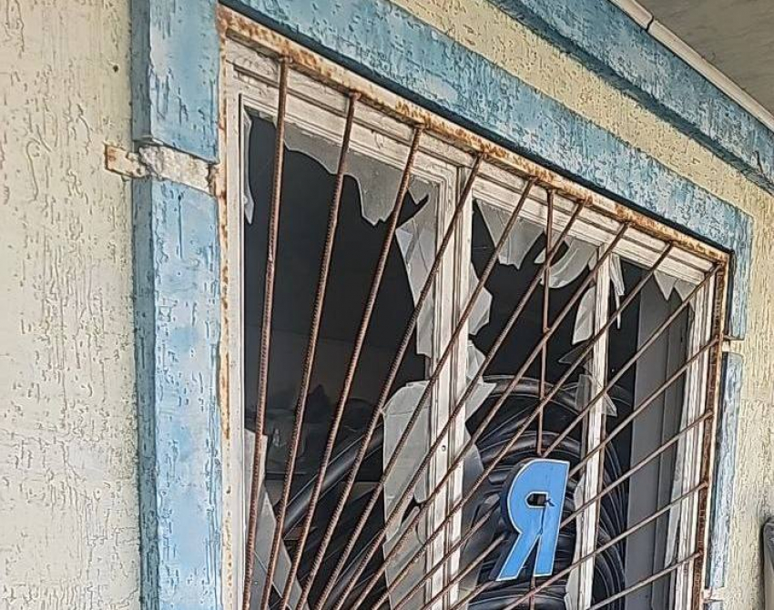 При атаке ВСУ ранены два херсонца и подорван газовый резервуар 