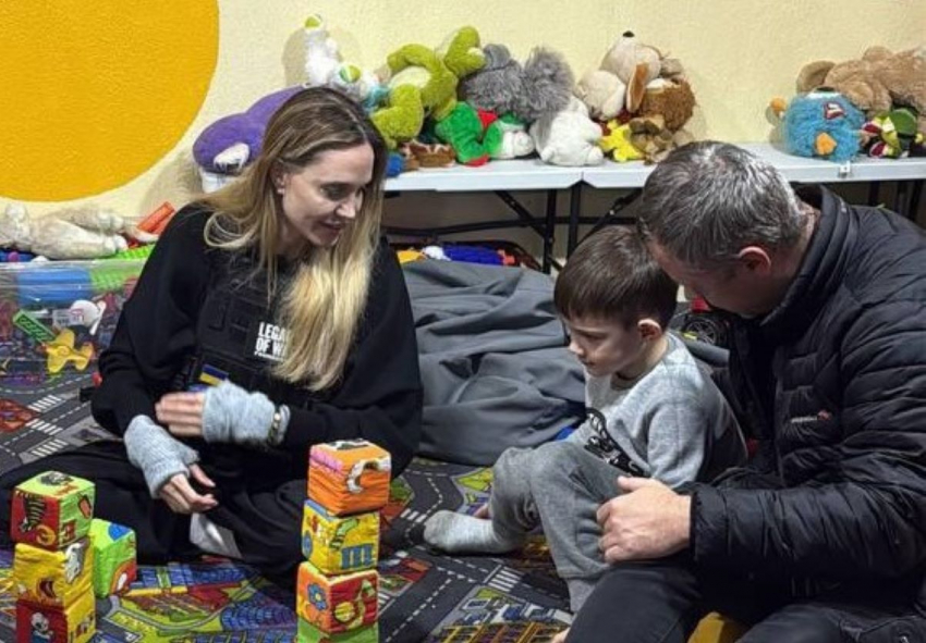 Анджелина Джоли оценила обстановку в Херсоне и призвала завершить конфликт